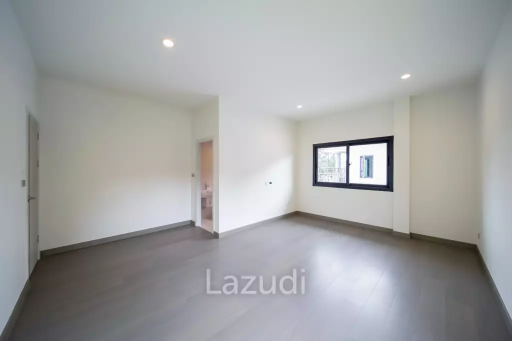 Spacious 4-Bedroom Pool Villa Just 50m to the Beach