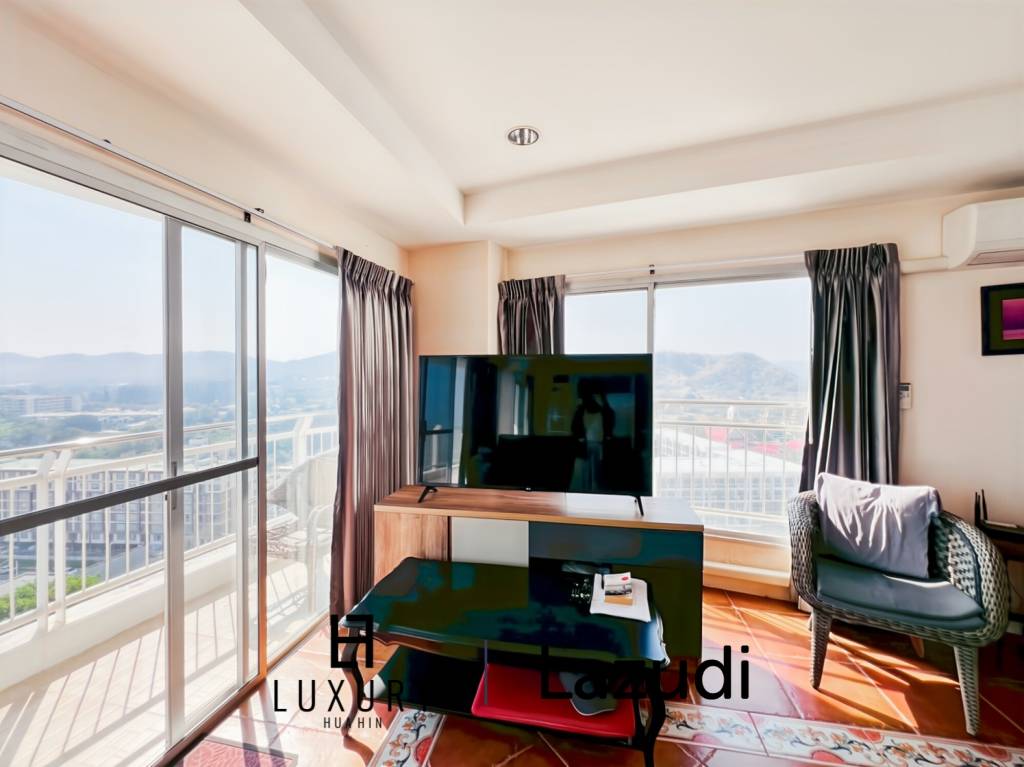 Sea View 2-Bedroom Condo on High Floor at Jamjuree Condo