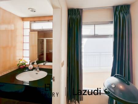 Sea View 2-Bedroom Condo on High Floor at Jamjuree Condo