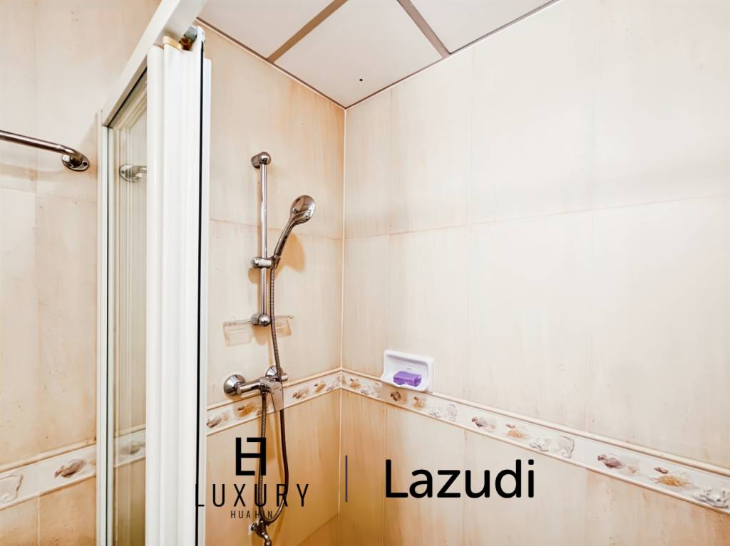 Sea View 2-Bedroom Condo on High Floor at Jamjuree Condo