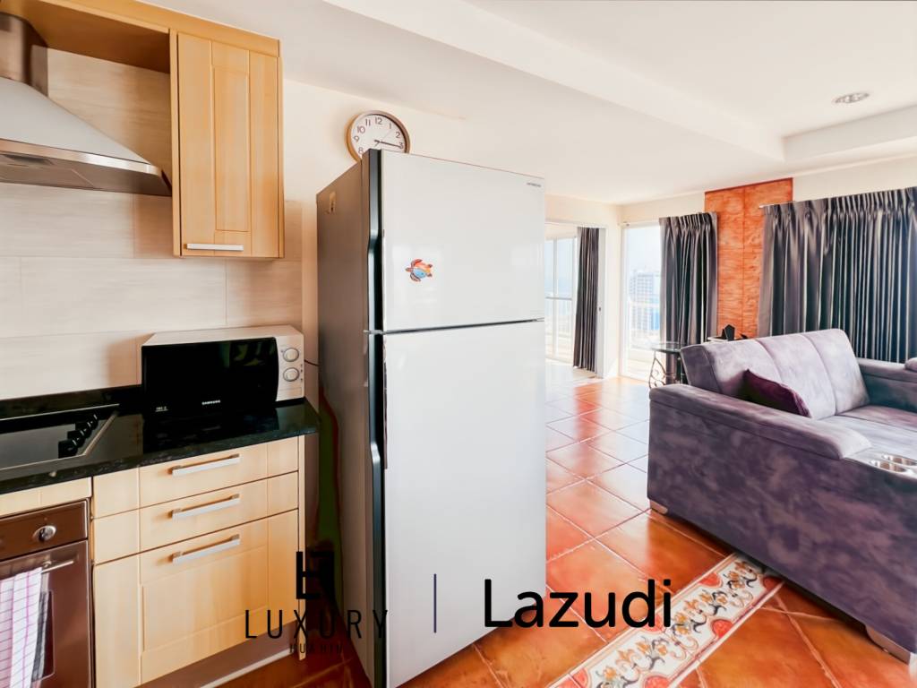 Sea View 2-Bedroom Condo on High Floor at Jamjuree Condo