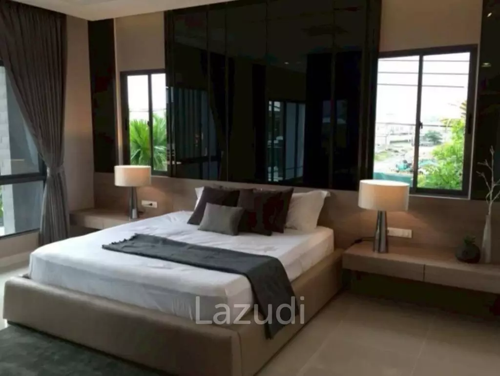 540 sqm Solar-Powered 6-Bed Home in Suan Luang Bangkok