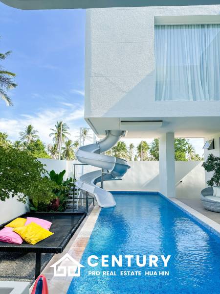 368 Kvm 4 Seng 5 Bad Villa for Salg