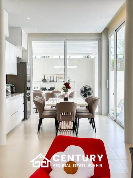 368 Kvm 4 Seng 5 Bad Villa for Salg