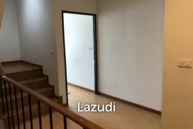 Modern 230 sqm townhouse in Bang Chak Phra Khanong Bangkok