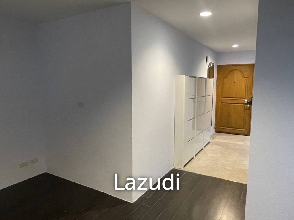 78 sqm 1 Bedroom Condo on 16th Floor at Asoke Tower Bangkok