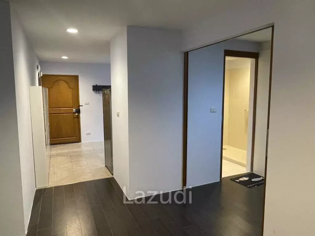 78 sqm 1 Bedroom Condo on 16th Floor at Asoke Tower Bangkok