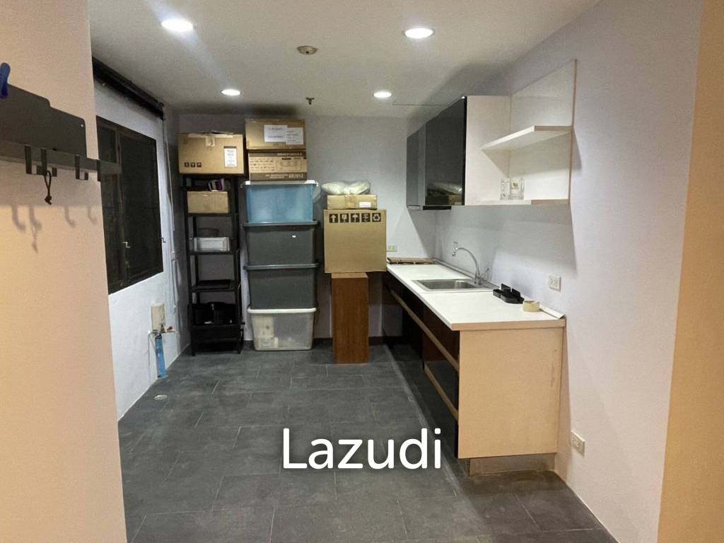 78 sqm 1 Bedroom Condo on 16th Floor at Asoke Tower Bangkok
