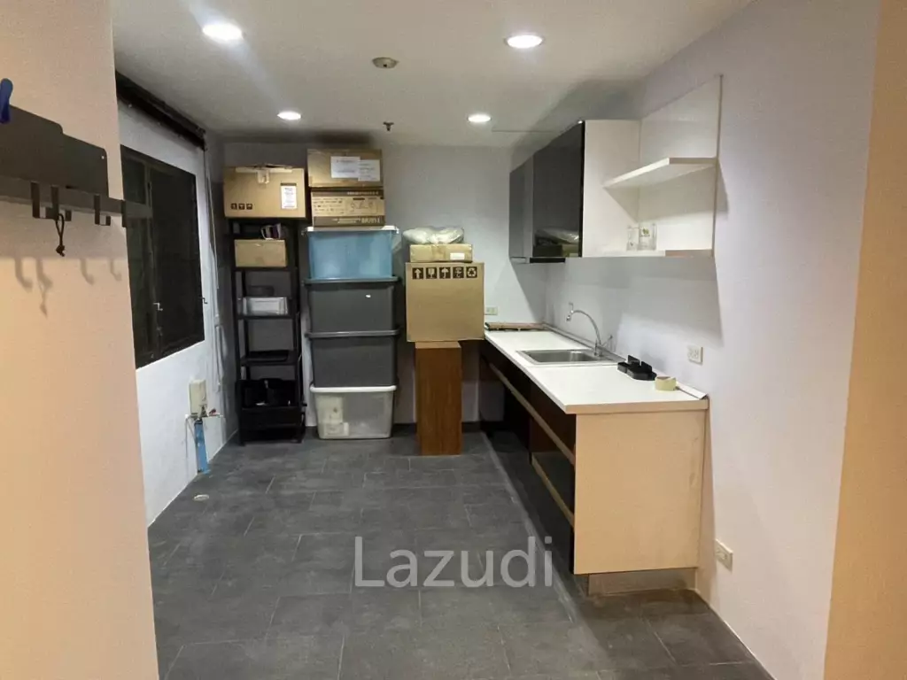 78 sqm 1 Bedroom Condo on 16th Floor at Asoke Tower Bangkok