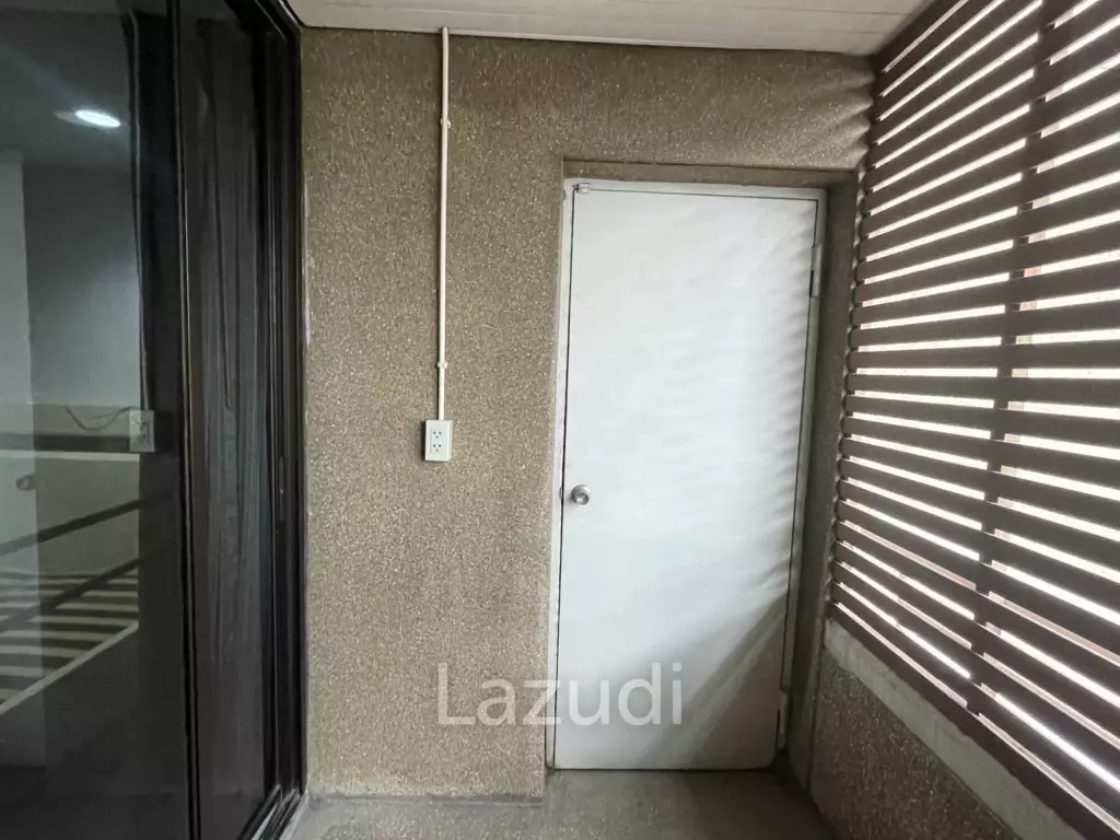 78 sqm 1 Bedroom Condo on 16th Floor at Asoke Tower Bangkok