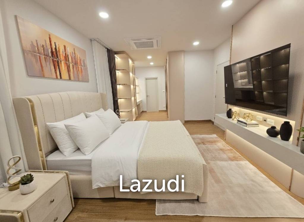 Modern 300 sqm 4-Bed Detached House in Centro Bangna