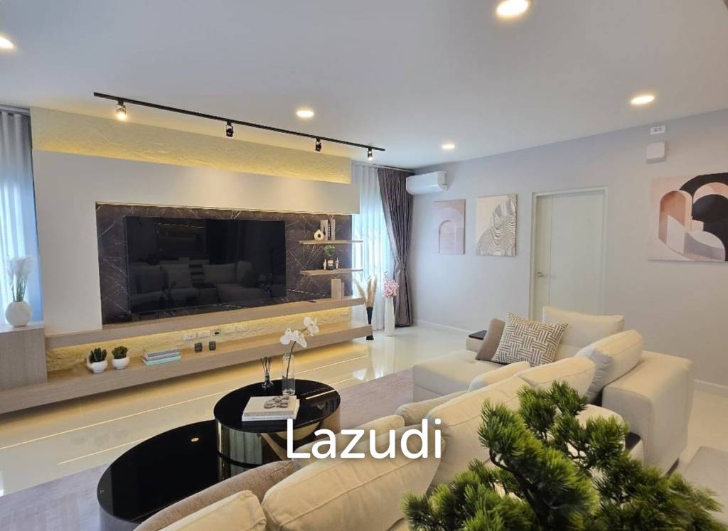Modern 300 sqm 4-Bed Detached House in Centro Bangna
