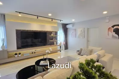 Modern 300 sqm 4-Bed Detached House in Centro Bangna