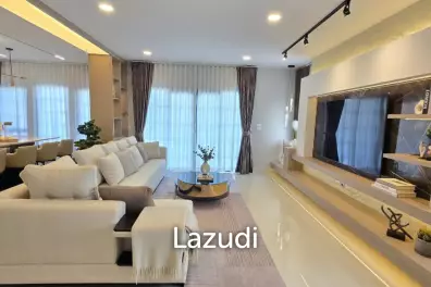 Modern 300 sqm 4-Bed Detached House in Centro Bangna