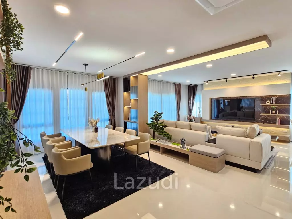 Modern 300 sqm 4-Bed Detached House in Centro Bangna