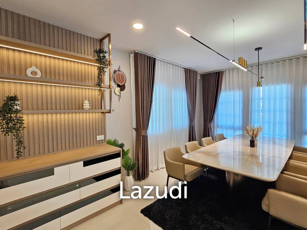 Modern 300 sqm 4-Bed Detached House in Centro Bangna