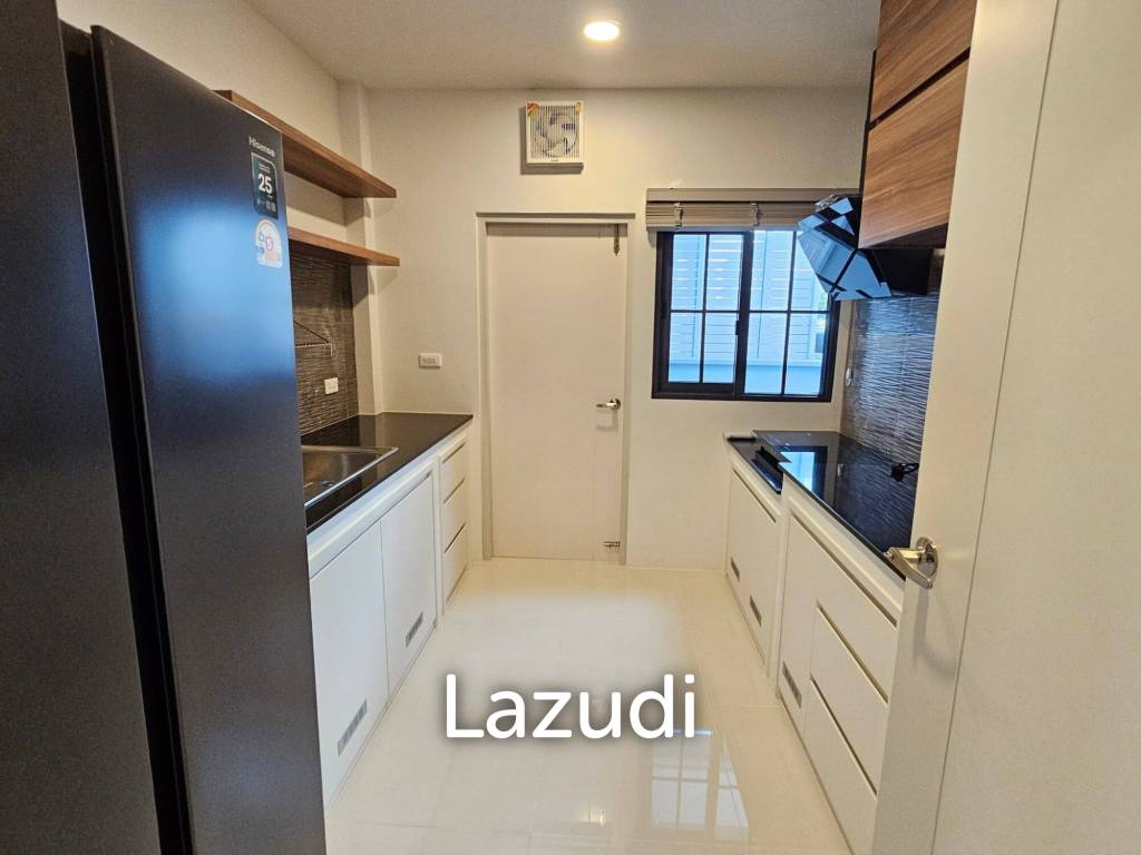 Modern 300 sqm 4-Bed Detached House in Centro Bangna