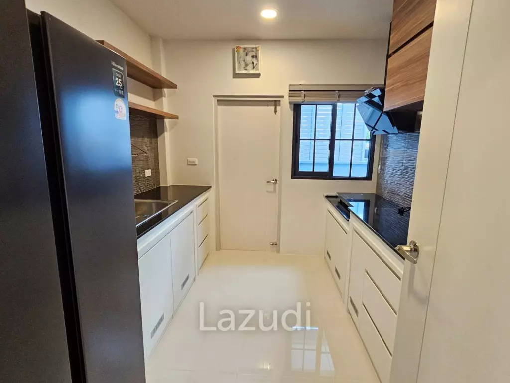 Modern 300 sqm 4-Bed Detached House in Centro Bangna