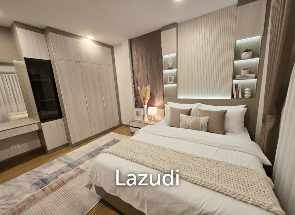 Modern 300 sqm 4-Bed Detached House in Centro Bangna