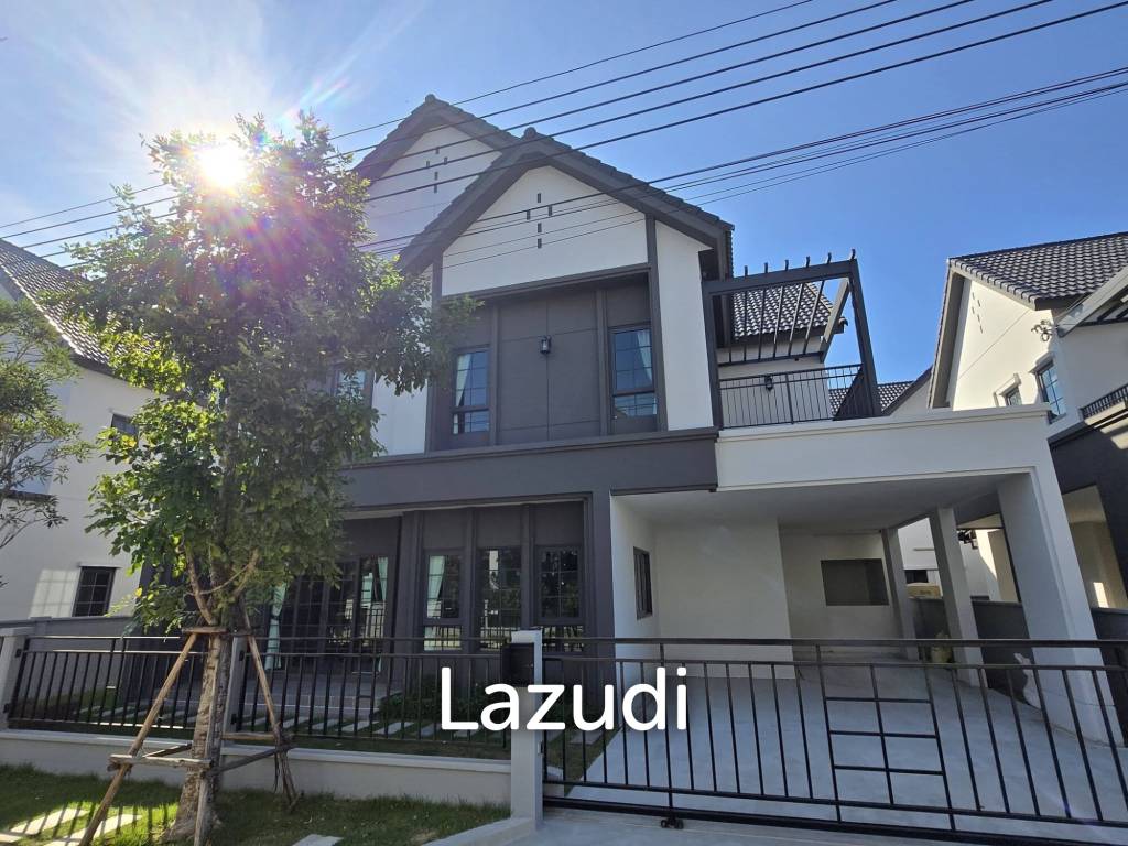 Modern 300 sqm 4-Bed Detached House in Centro Bangna