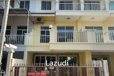 Charming townhouse in quiet area next to beach