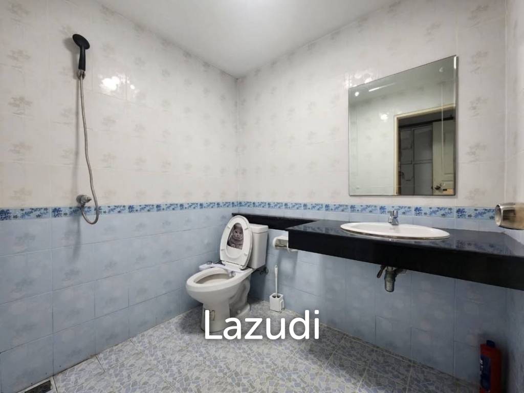 Charming townhouse in quiet area next to beach