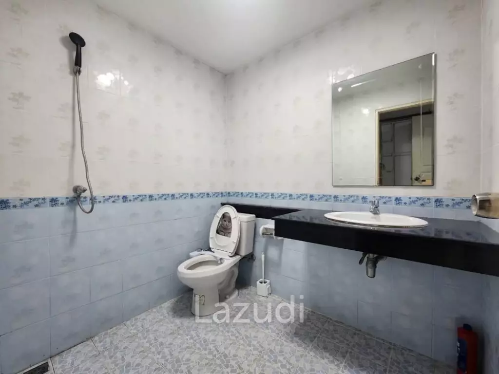 Charming townhouse in quiet area next to beach