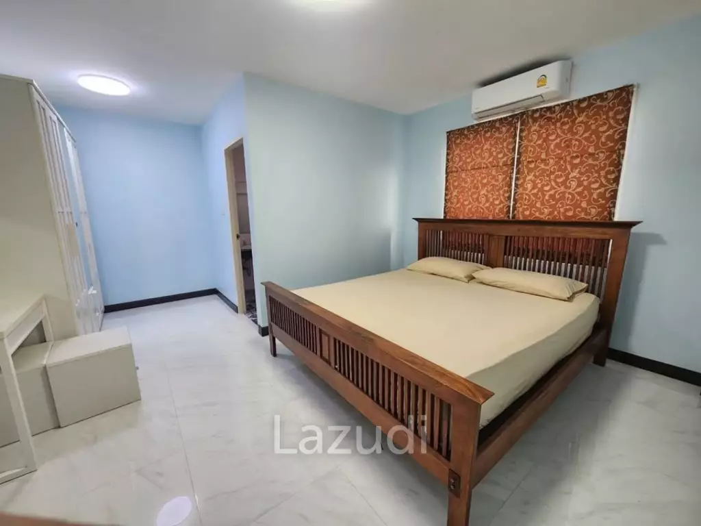 Charming townhouse in quiet area next to beach