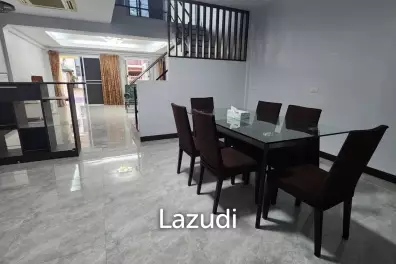 Charming townhouse in quiet area next to beach