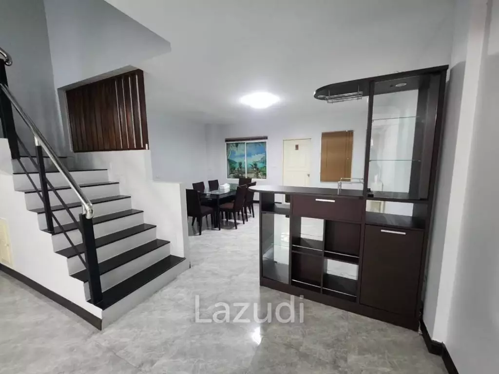 Charming townhouse in quiet area next to beach