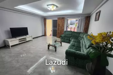Charming townhouse in quiet area next to beach