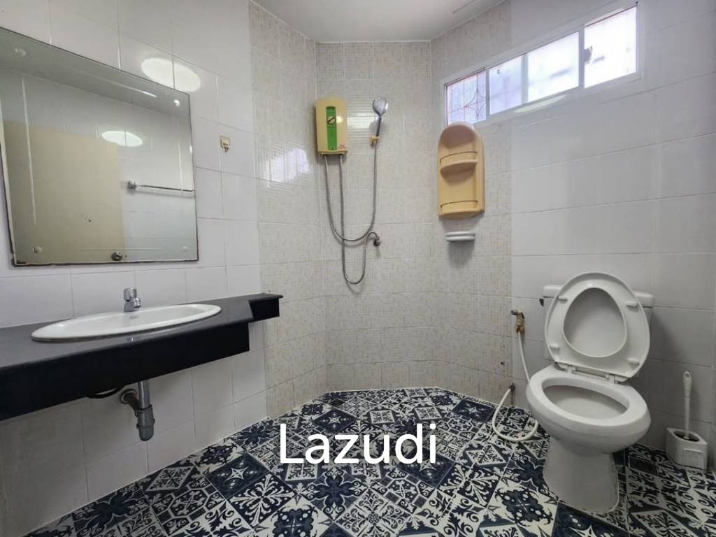 Charming townhouse in quiet area next to beach