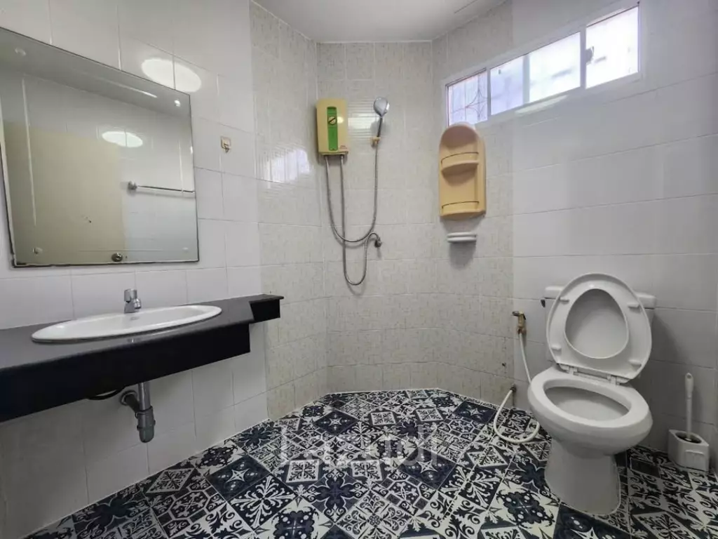 Charming townhouse in quiet area next to beach