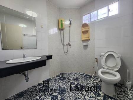 239 ตร.ม 3 เตียง 4 อาบน้ำ ทาวน์เฮ้าส์ For เช่า