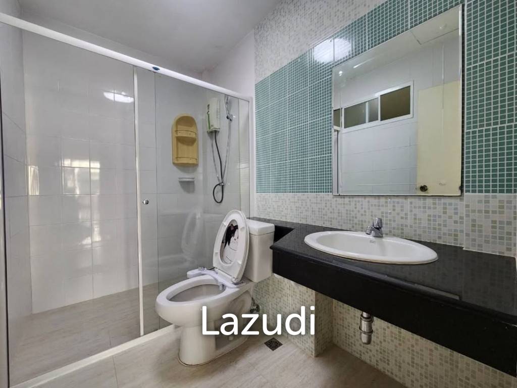 Charming townhouse in quiet area next to beach