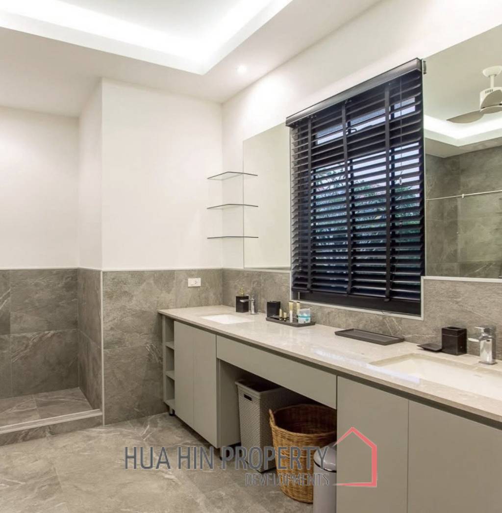 MALI HUA HIN  : 4 bed luxury pool villa