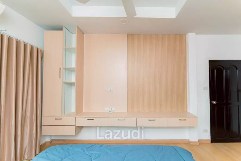 4 Bedroom 3 Bathroom 200 SQ.M. European Home Place