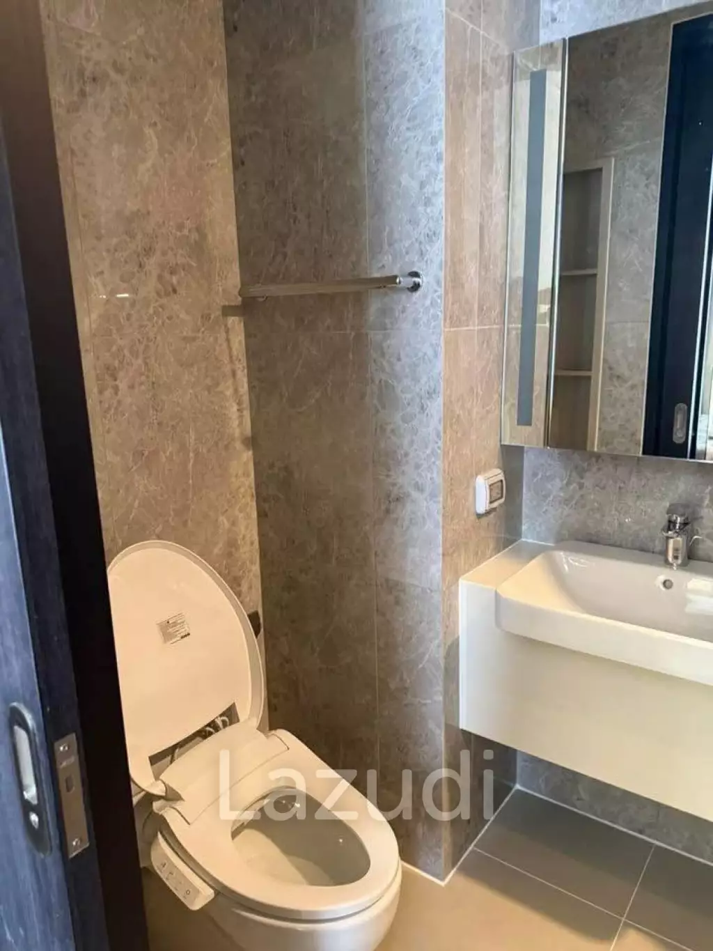 26.54 sqm high floor condo at Noble Around Ari Phaya Thai Bangkok
