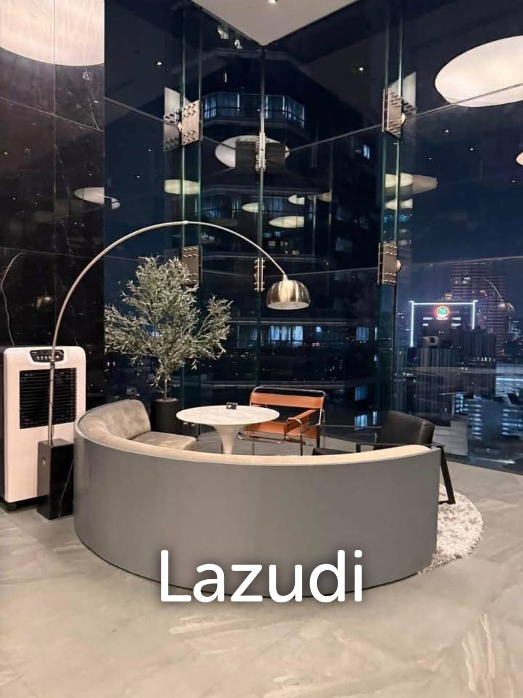 26.54 sqm high floor condo at Noble Around Ari Phaya Thai Bangkok