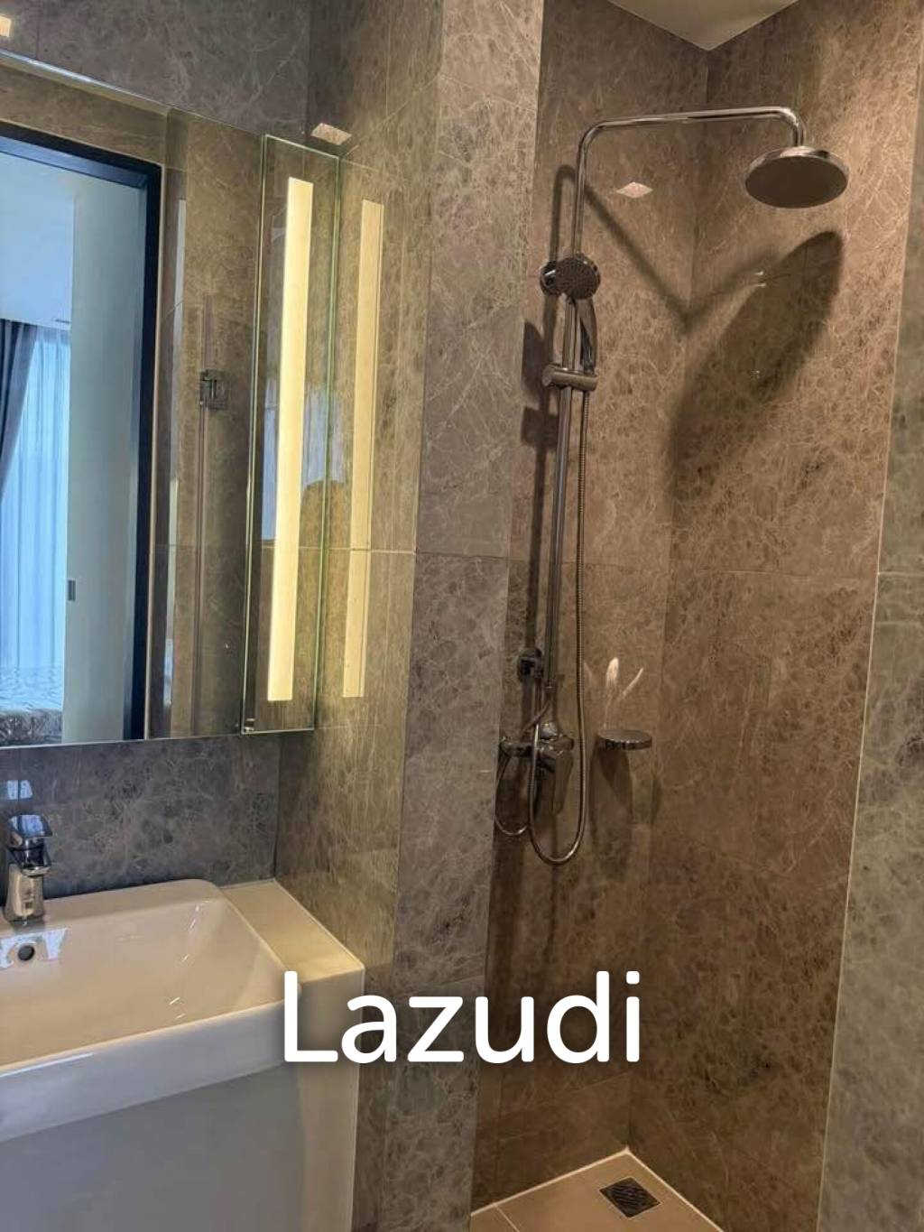 26.54 sqm high floor condo at Noble Around Ari Phaya Thai Bangkok