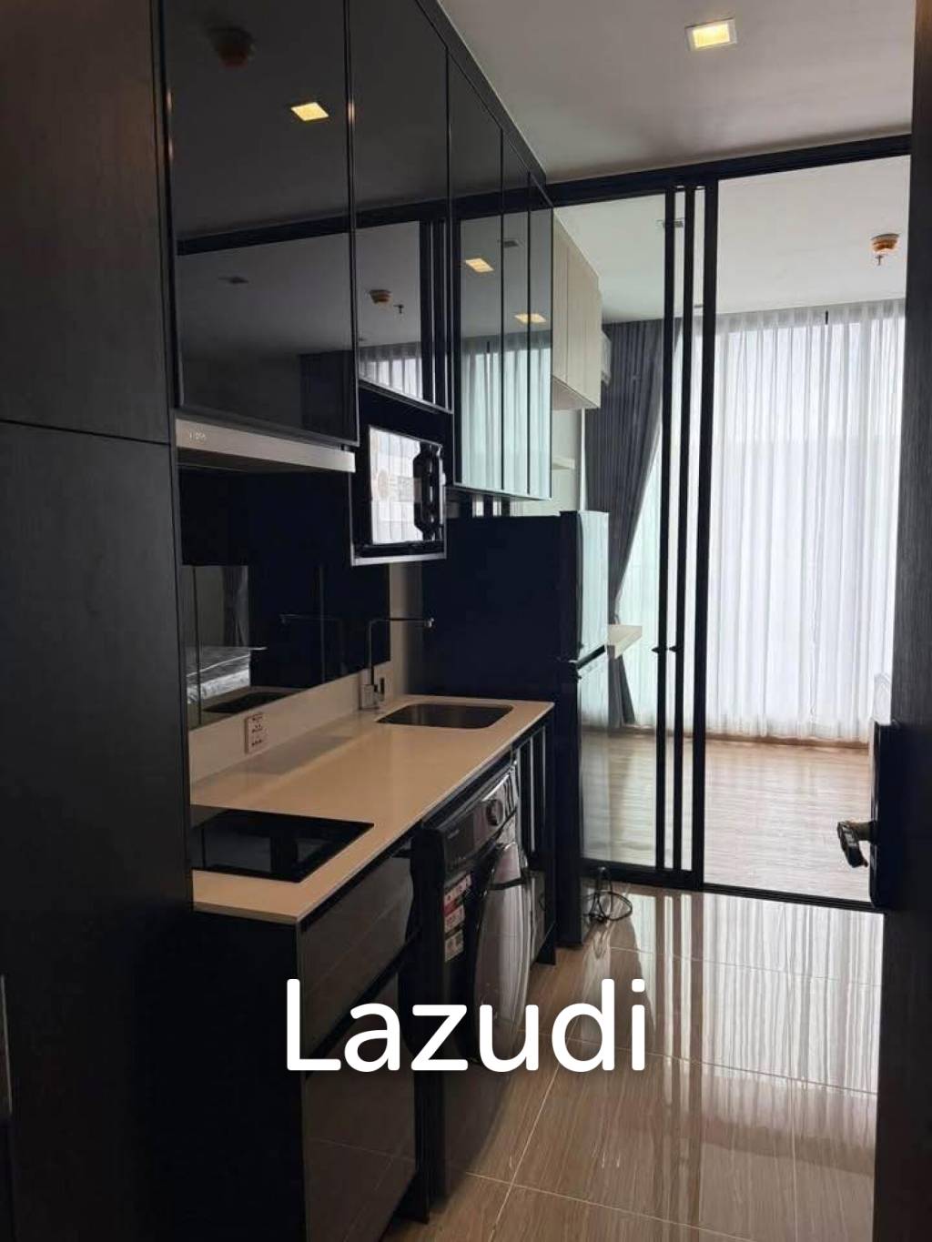 26.54 sqm high floor condo at Noble Around Ari Phaya Thai Bangkok