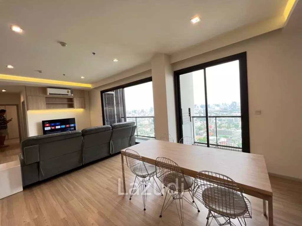 119 sqm high floor condo at M Jatujak Chatuchak Bangkok