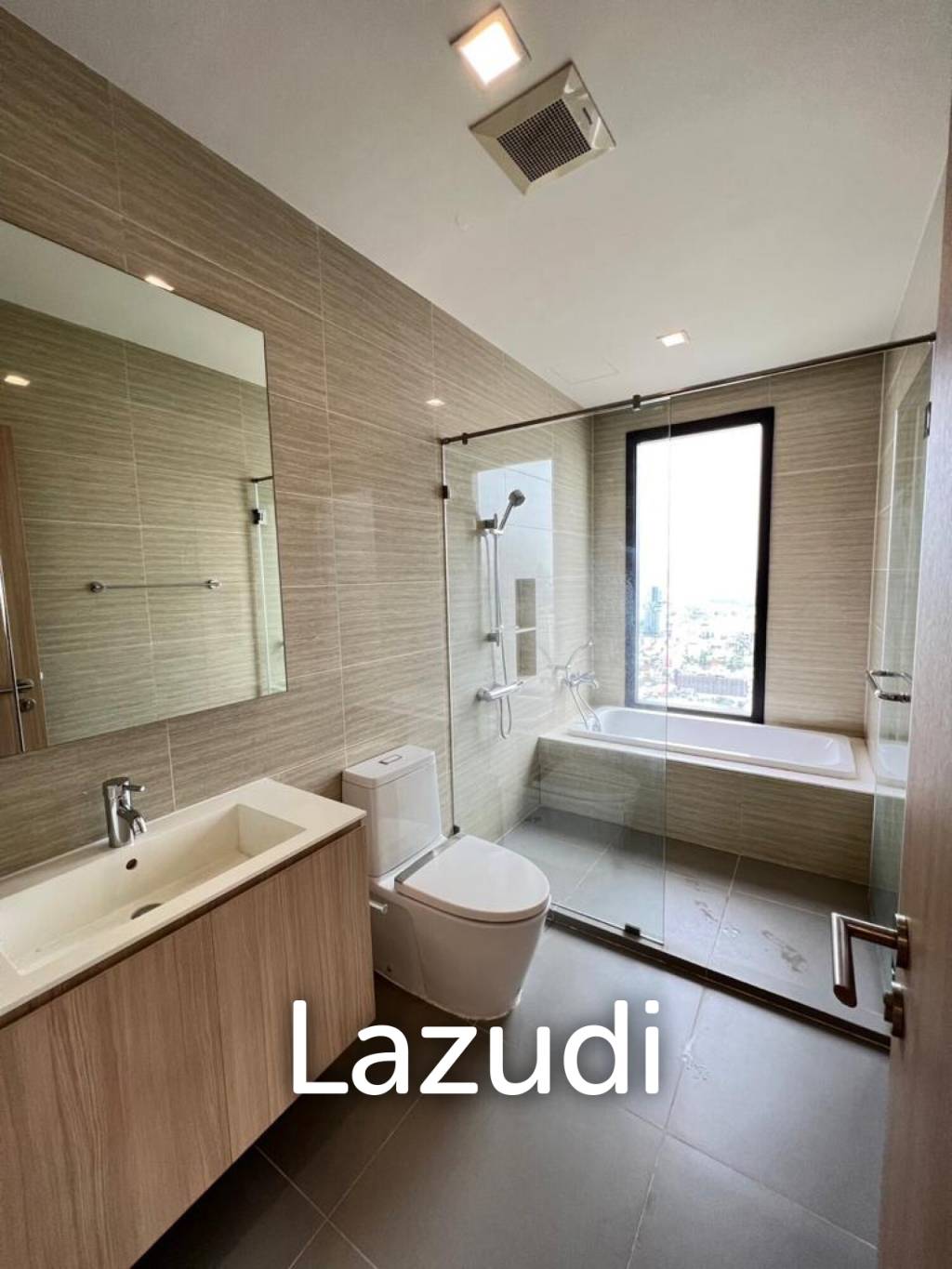 119 sqm high floor condo at M Jatujak Chatuchak Bangkok