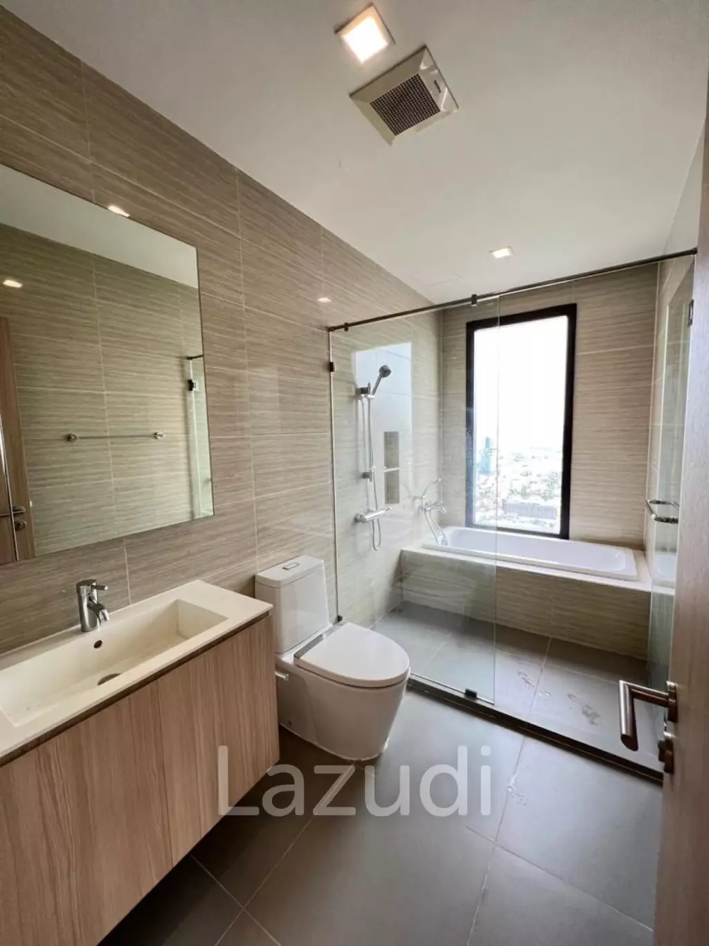 119 sqm high floor condo at M Jatujak Chatuchak Bangkok