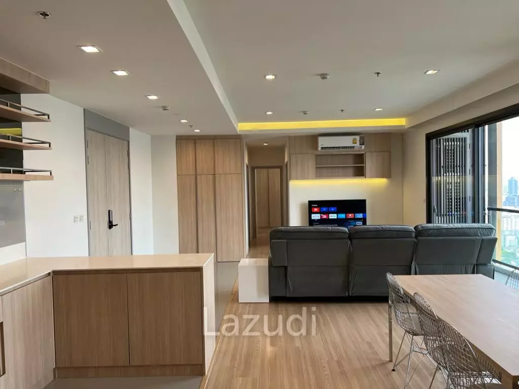 119 sqm high floor condo at M Jatujak Chatuchak Bangkok