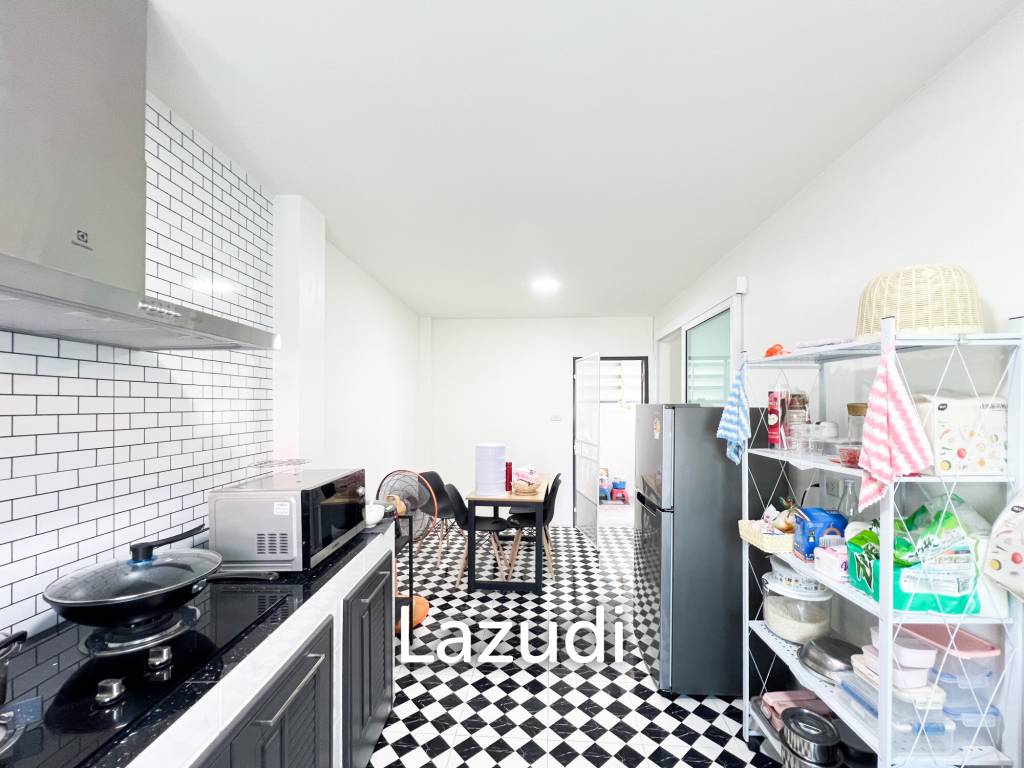 Modern 2 Bed 2 Bath in Wang Phong Pran Buri