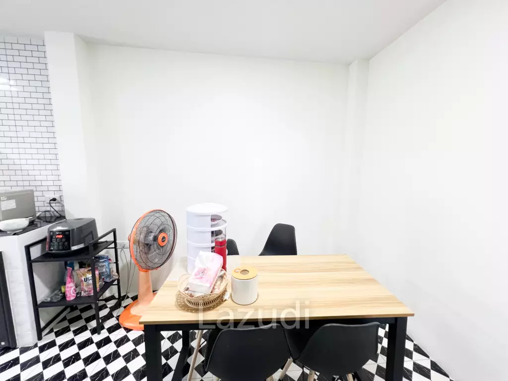 Modern 2 Bed 2 Bath in Wang Phong Pran Buri