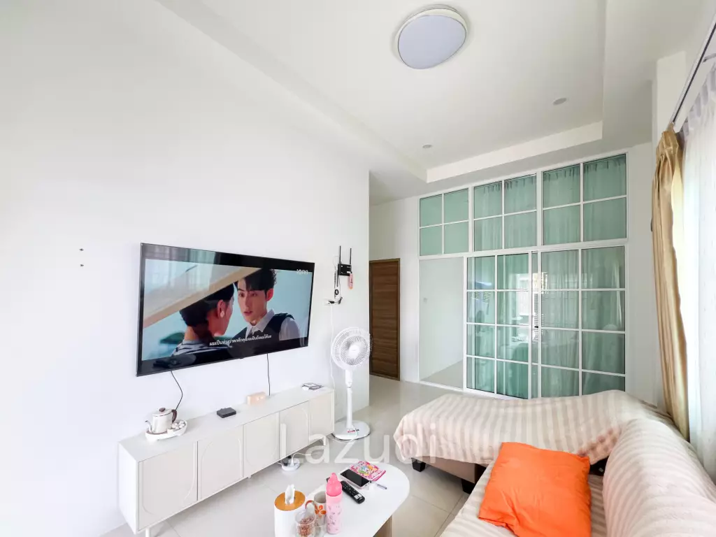 Modern 2 Bed 2 Bath in Wang Phong Pran Buri