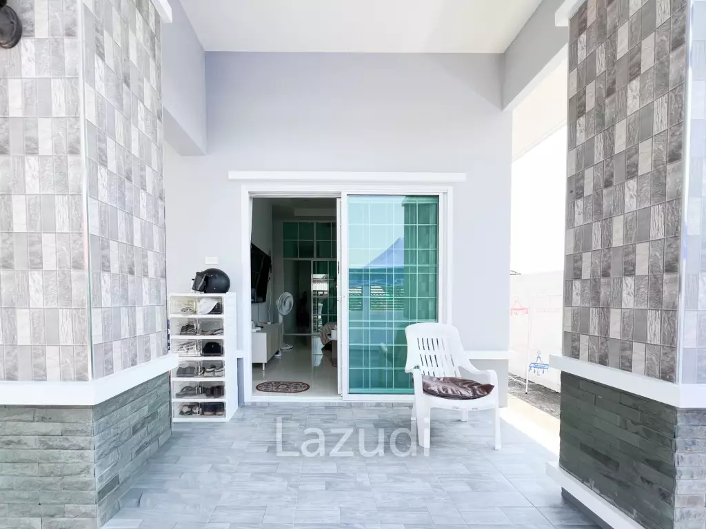 Modern 2 Bed 2 Bath in Wang Phong Pran Buri