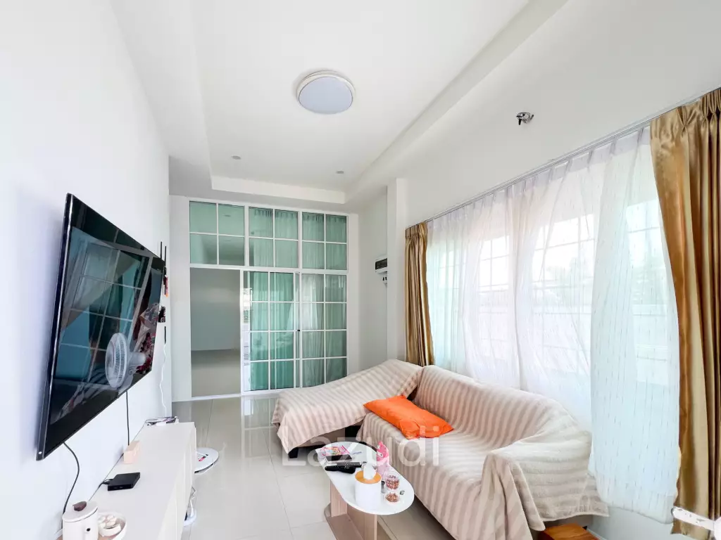 Modern 2 Bed 2 Bath in Wang Phong Pran Buri